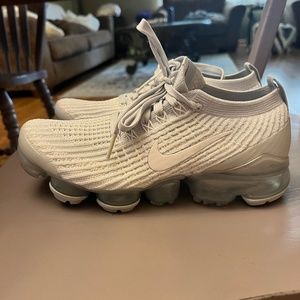 WOMEN'S NIKE AIR VAPORMAX FLYKNIT 3 RUNNING SHOES